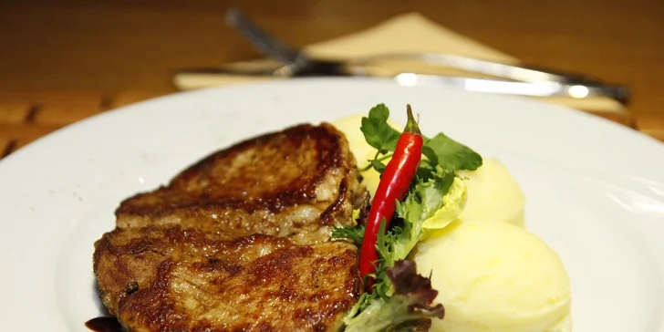 3-chodové slovenské menu s ľudovou hudbou