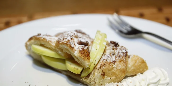 3-chodové slovenské menu s ľudovou hudbou