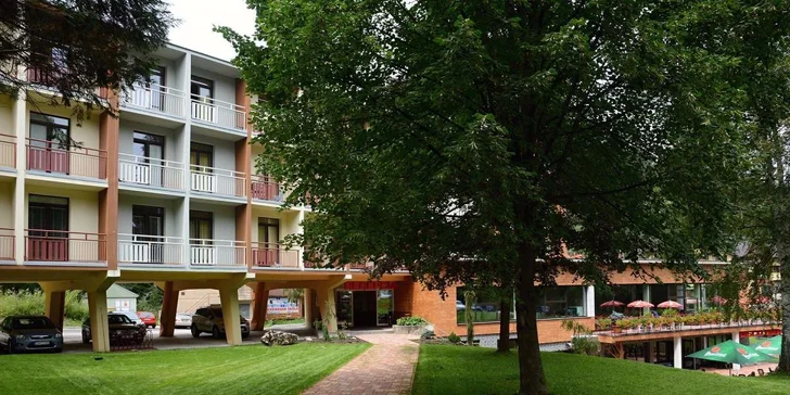 Jarný pobyt alebo LAST MINUTE lyžovačka so zvýhodnenými skipasmi! Hotel Hrabovo** pri Malinô Brdo