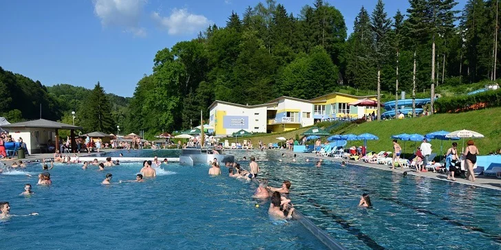 3-hodinový relax vo Vodnom raji Vyhne alebo relaxačný balík s pivným kúpeľom