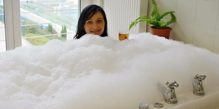 3-hodinový relax vo Vodnom raji Vyhne alebo relaxačný balík s pivným kúpeľom
