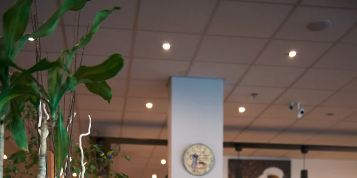 Talianska pizza, rizoto alebo cestoviny a zmrzlinový pohár pre dve osoby
