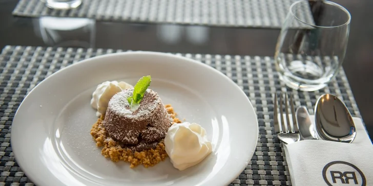 Luxusné 3-chodové menu a temperamentná hodina salsy