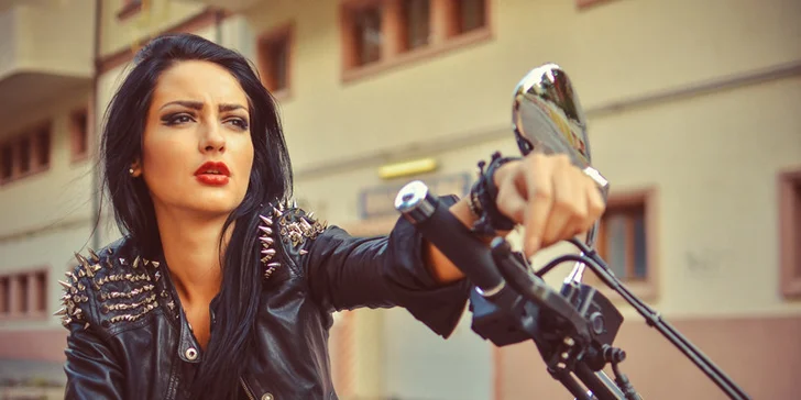 Jarné profesionálne fotenie Glamour, Fashion, Romantic alebo Sport portrétov v exteriéri