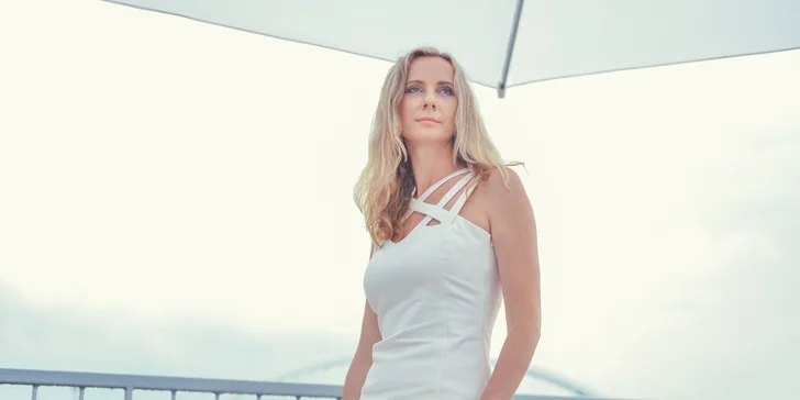 Jarné profesionálne fotenie Glamour, Fashion, Romantic alebo Sport portrétov v exteriéri