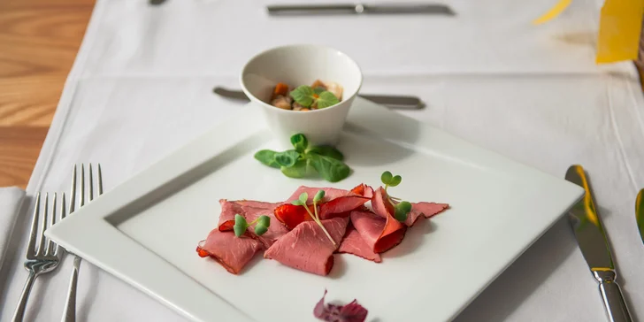 Gurmánske 5-chodové TASTING MENU s degustačnými vzorkami vína v reštaurácii ELESKO + vstup do ZOYA MUSEUM