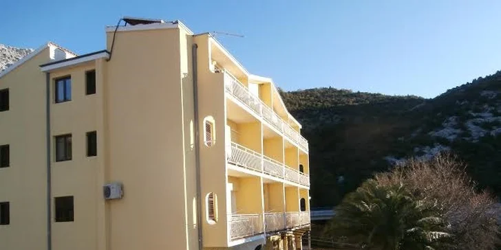 Slnečná dovolenka v Drveniku pre celú rodinu