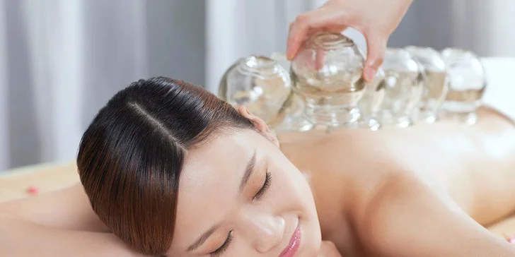 Vyberte si zo sortimentu masáži či relaxujte pri bankovaní v salóne Camael