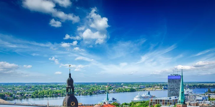 Májové poznávačky: Paríž, Toskánsko, Francúzska riviéra, Kampánia, Pobaltie a Fínsko, Rumunsko
