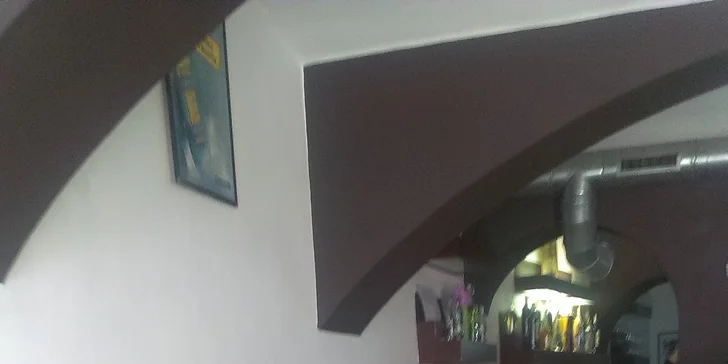 Pečené rebrá 1kg s kyslou oblohou a chlebom