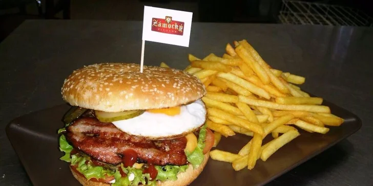 Zámocké burgre ako pre kráľa a poctivé pivo