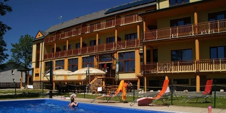 Výhodná príležitosť oddýchnuť si vo Vysokých Tatrách: Pobyt pre dvoch s polpenziou, privátnym wellness a zľavami do aquacentier.