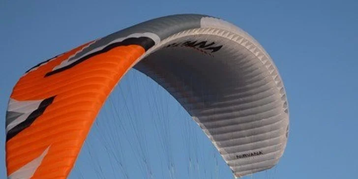 Tandemový motorový paragliding prelet okolo Liptovskej Mary