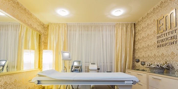 Pozdvihnutie obočia kyselinou hyalurónovou