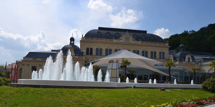 Zájazd na festival ruží v Badene a návšteva zámku Laxenburg
