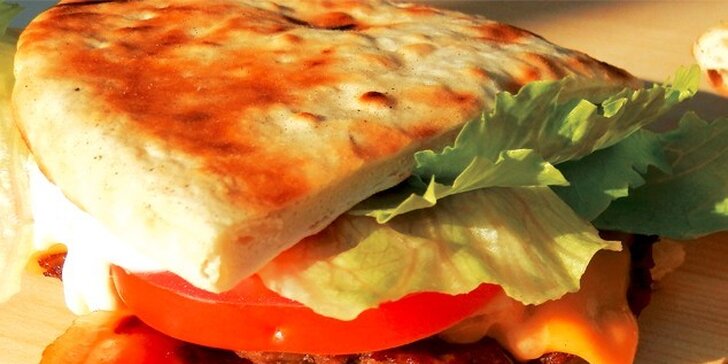 Láska na prvé zahryznutie: úžasný PizzaBurger