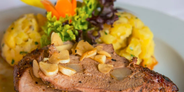 Oslávte promócie honosným obedom! Menu s bravčovou panenkou alebo s pečeným pstruhom