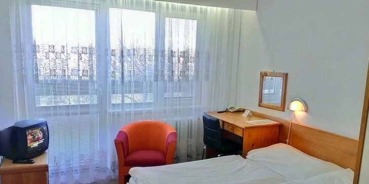 Letný liečebný pobyt v Hoteli Máj Piešťany*** s množstvom procedúr pre starých rodičov