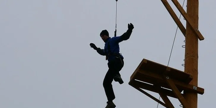 Atrakcie v outdoorovom lanovom centre pre deti aj dospleých