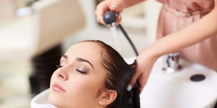 Hĺbková regenerácia vlasov so strihaním, čokoládovou maskou a masážou