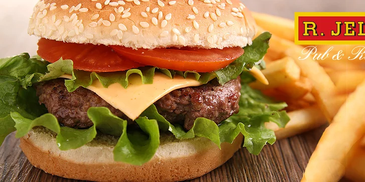 Domáci burger s hranolčekmi a omáčkou v centre