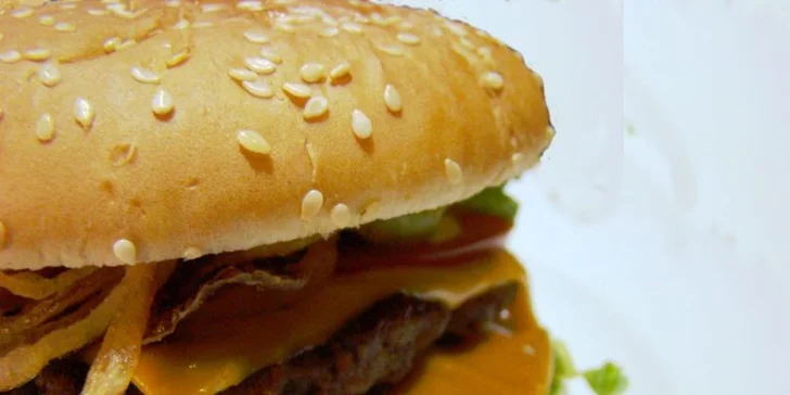 4 druhy domácich hamburgerov plus pivo alebo Kofola
