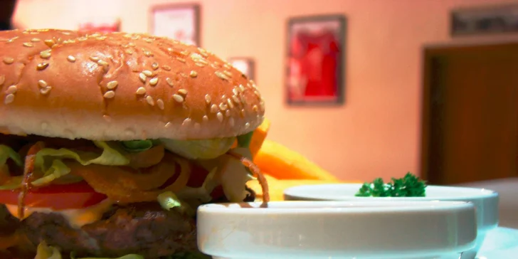 4 druhy domácich hamburgerov plus pivo alebo Kofola