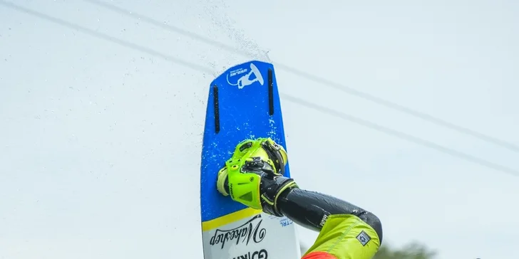 Vzrušujúci celodenný wakeboarding na Zlatých Pieskoch