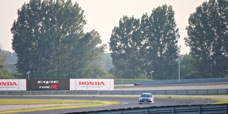 Dajte si 1 alebo 2 kolečká na Slovakia Ringu v krásnej Honda Accord R