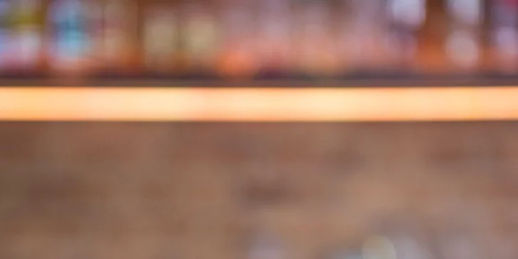 Schlaďte sa vynikajúcimi miešanými alko drinkami alebo osviežujúcimi limonádami v AVE Café!