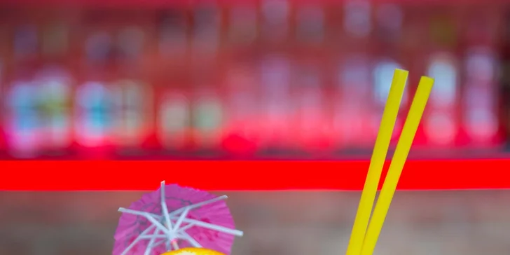Schlaďte sa vynikajúcimi miešanými alko drinkami alebo osviežujúcimi limonádami v AVE Café!