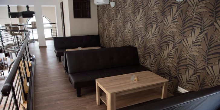 Schlaďte sa vynikajúcimi miešanými alko drinkami alebo osviežujúcimi limonádami v AVE Café!