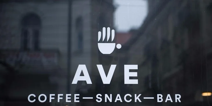 Schlaďte sa vynikajúcimi miešanými alko drinkami alebo osviežujúcimi limonádami v AVE Café!