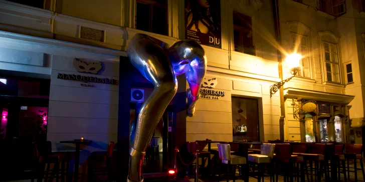 Zaži luxusnú zábavu na Party lodi v štýle Ibiza a využi super zľavu na drinky! Každý piatok, celé leto!