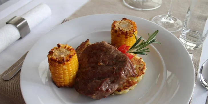 Gurmánske špeciality u Veľkého Batu: králičie stehno, hovädzí steak alebo ostriež