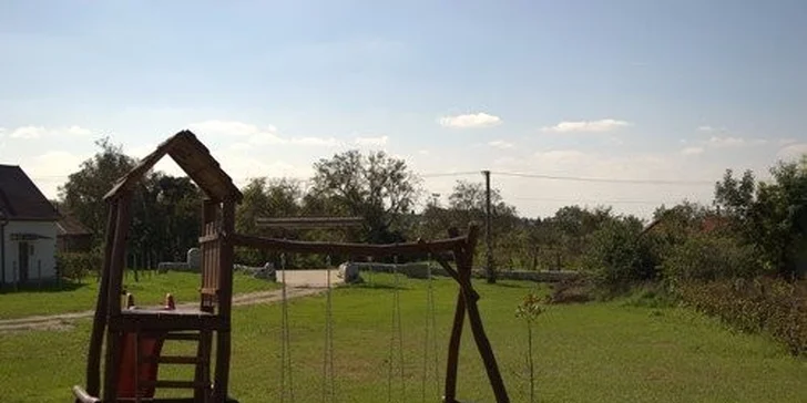 Romantický pobyt pre milovníkov jedla a vína na juhoslovenskom vidieku v penzióne St. Petrus Vini!