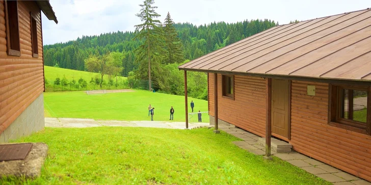 Jarná dovolenka so špičkovým wellness pre 4 až 6 osôb v prekrásnom prírodnom rezorte HOLIDAY PARK ORAVA***