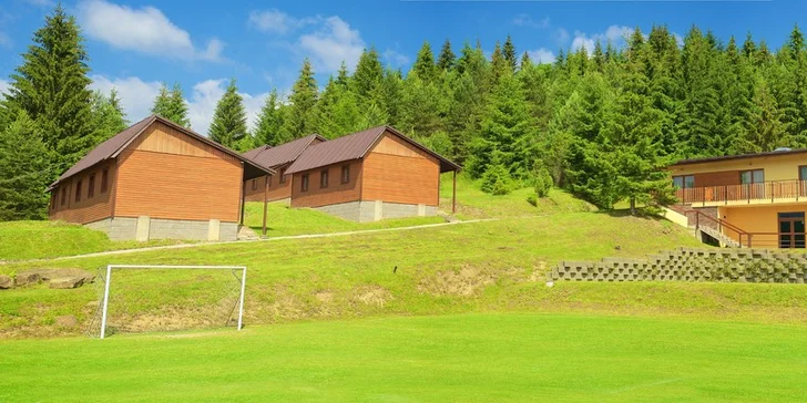 Jarná dovolenka so špičkovým wellness pre 4 až 6 osôb v prekrásnom prírodnom rezorte HOLIDAY PARK ORAVA***