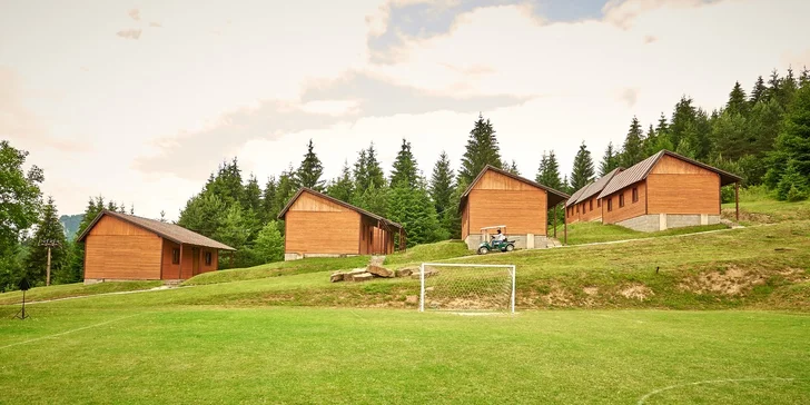 Jarná dovolenka so špičkovým wellness pre 4 až 6 osôb v prekrásnom prírodnom rezorte HOLIDAY PARK ORAVA***