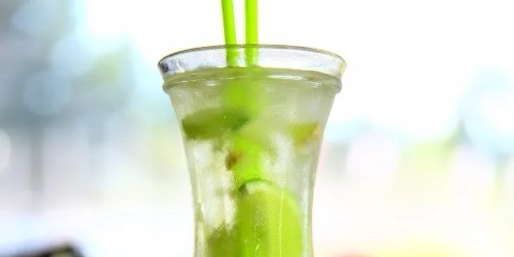 Vychutnajte si osviežujúce litrové limonády v kaviarni Loď Cafe