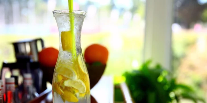 Vychutnajte si osviežujúce litrové limonády v kaviarni Loď Cafe
