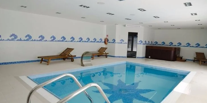 Privátny vstup do bazéna s welness pre dvoch alebo celú rodinu vo wellness penzióne Kunerád