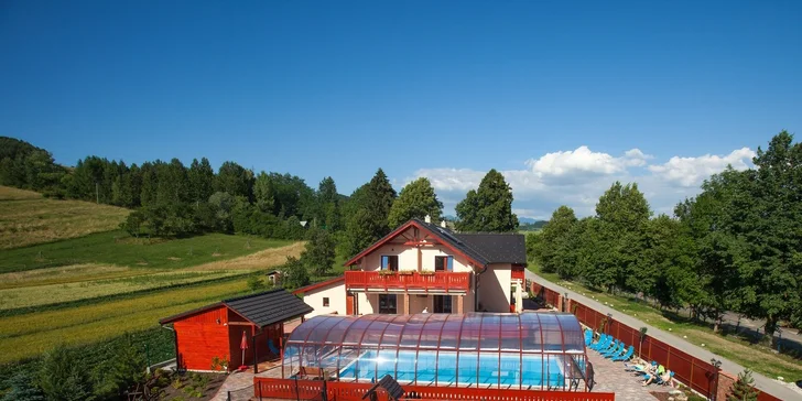 Leto vo wellness penzióne Motýľ*** pri Bešeňovej. Dieťa do 12 rokov zadarmo