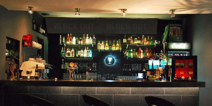 Pivo a rybacie pochúťky pre celú partiu v Black Out