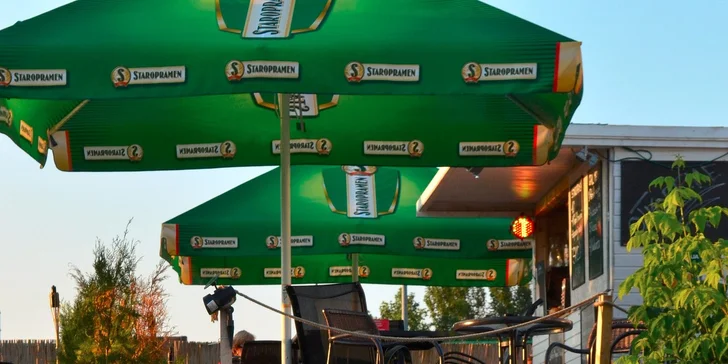 Pivo a rybacie pochúťky pre celú partiu v Black Out