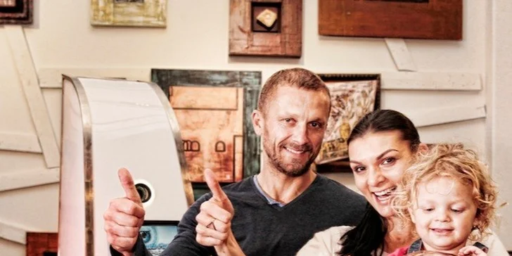 Kreatívne a zábavné fotky z každej party! FUTURE Fotobúdka