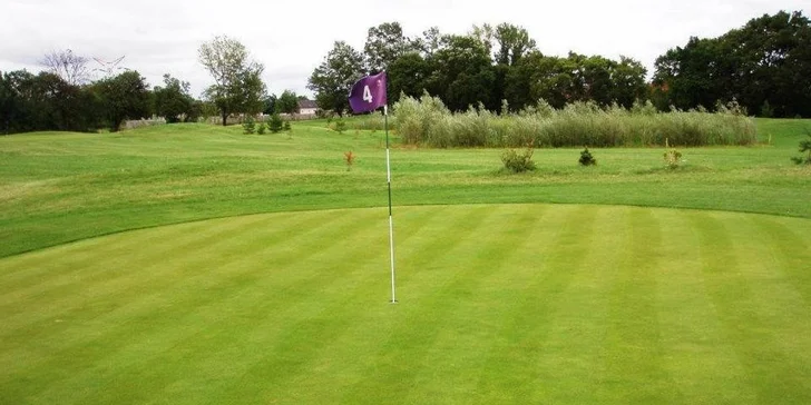 Romantický jarný pobyt v **** Hoteli AGATKA Bratislava s jazdou na koni alebo lekciou golfu, dieťa do 12 rokov ubytovanie ZDARMA!