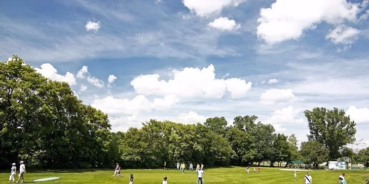 Romantický jarný pobyt v **** Hoteli AGATKA Bratislava s jazdou na koni alebo lekciou golfu, dieťa do 12 rokov ubytovanie ZDARMA!