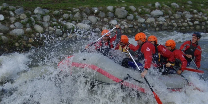 Adrenalínový splav umelého kanála alebo splav rieky Váh s fotografiami a videozáznamom