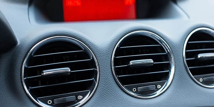 Servis a plnenie klimatizácie so záverečným meraním účinnosti chladenia